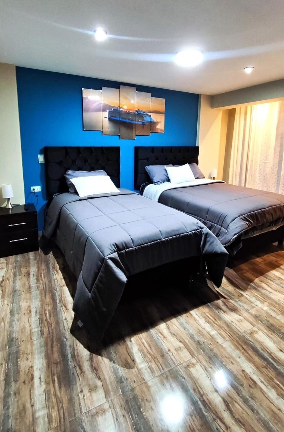 Bed, Photo of the whole room, Bedroom