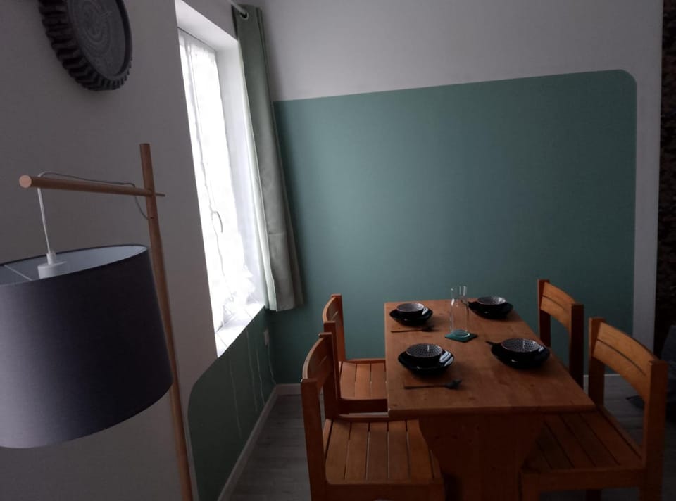 Appartement lumineux de ville avec 2 places de parking privées intérieur Apartment in Valenciennes