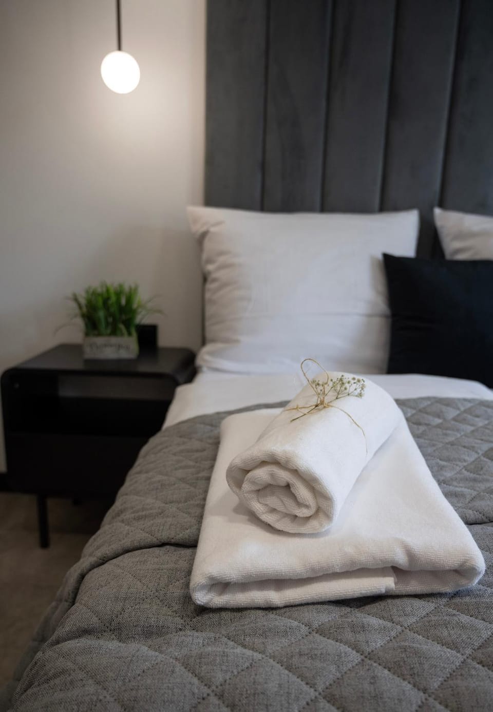 Bed, Photo of the whole room, Bedroom, towels