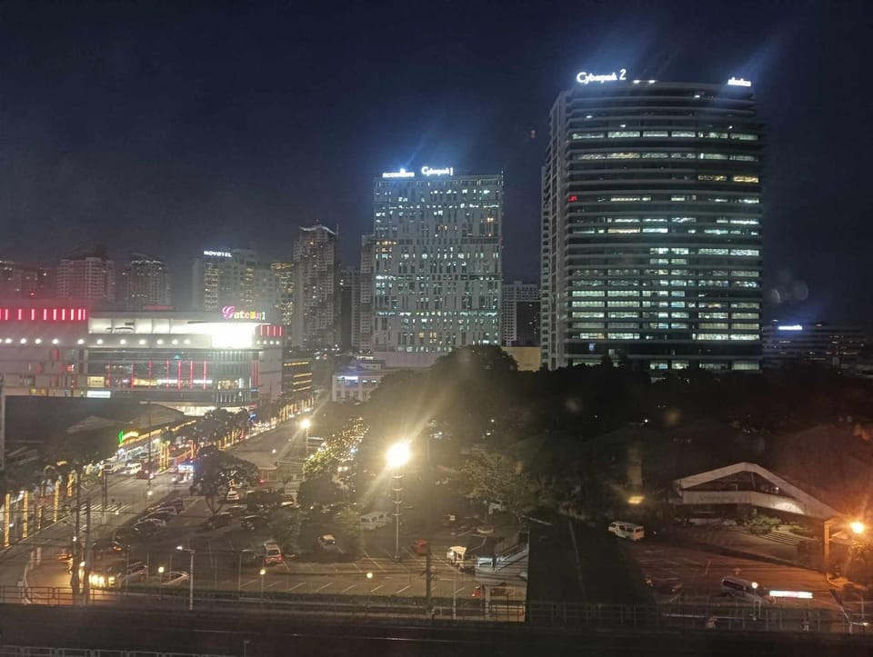 Deca Cubao Tower Budget Condo by Ashti Apartment in Pasig