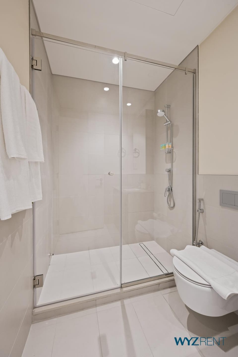 Shower, Toilet, Bathroom, towels