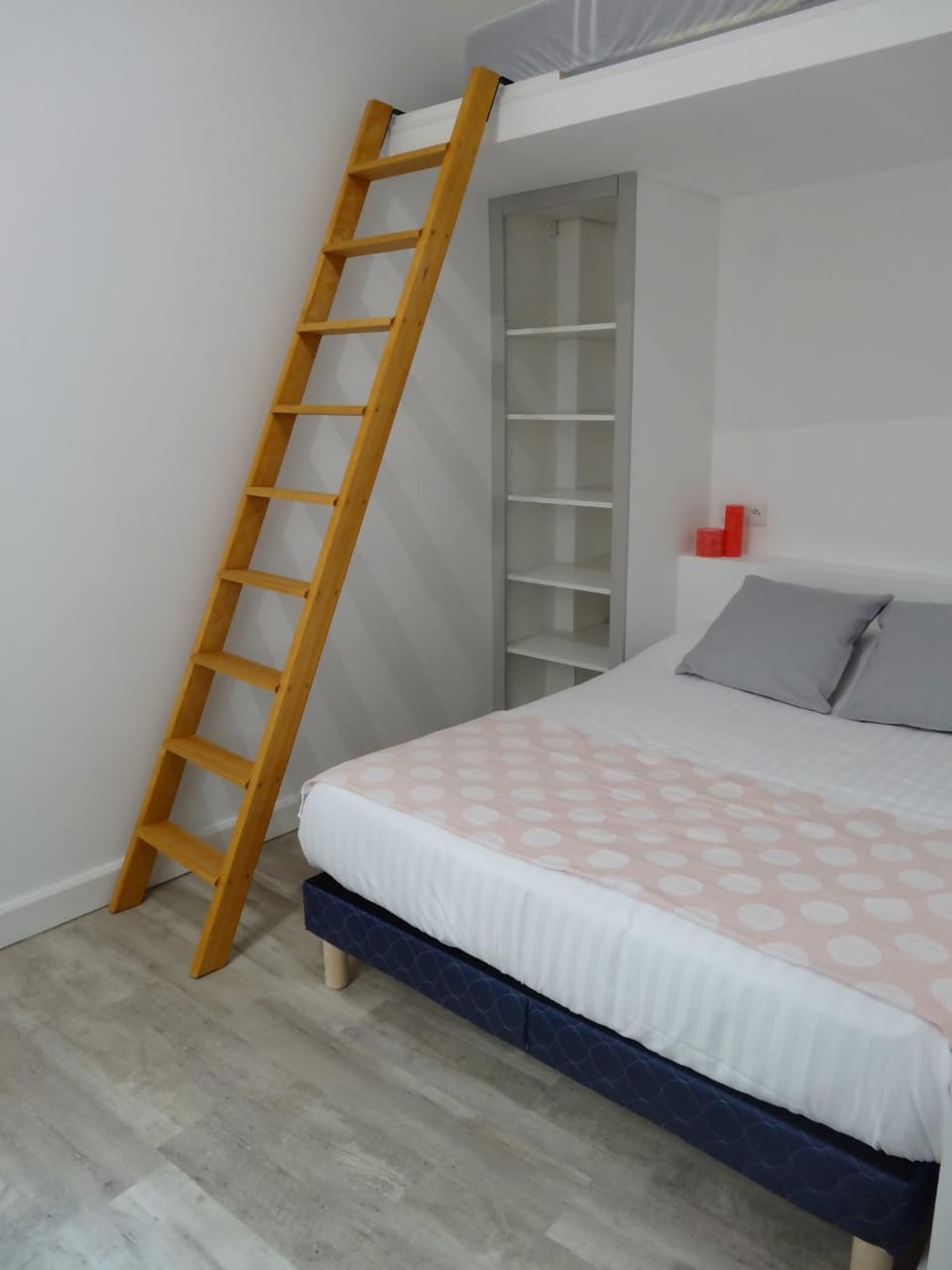 Bed, Photo of the whole room, Bedroom, bunk bed
