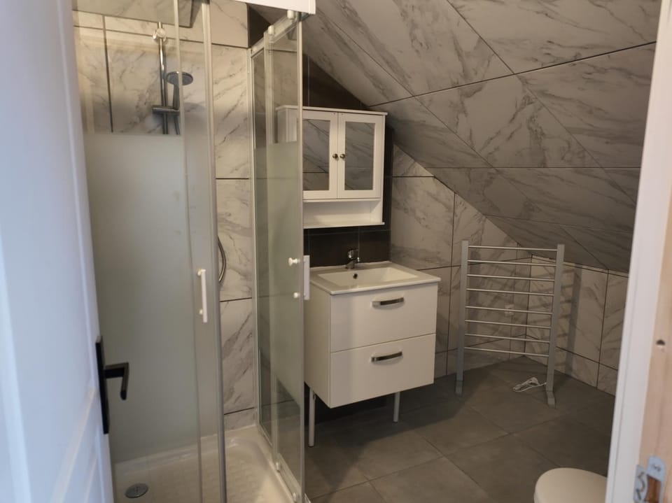 Shower, Toilet, Bathroom