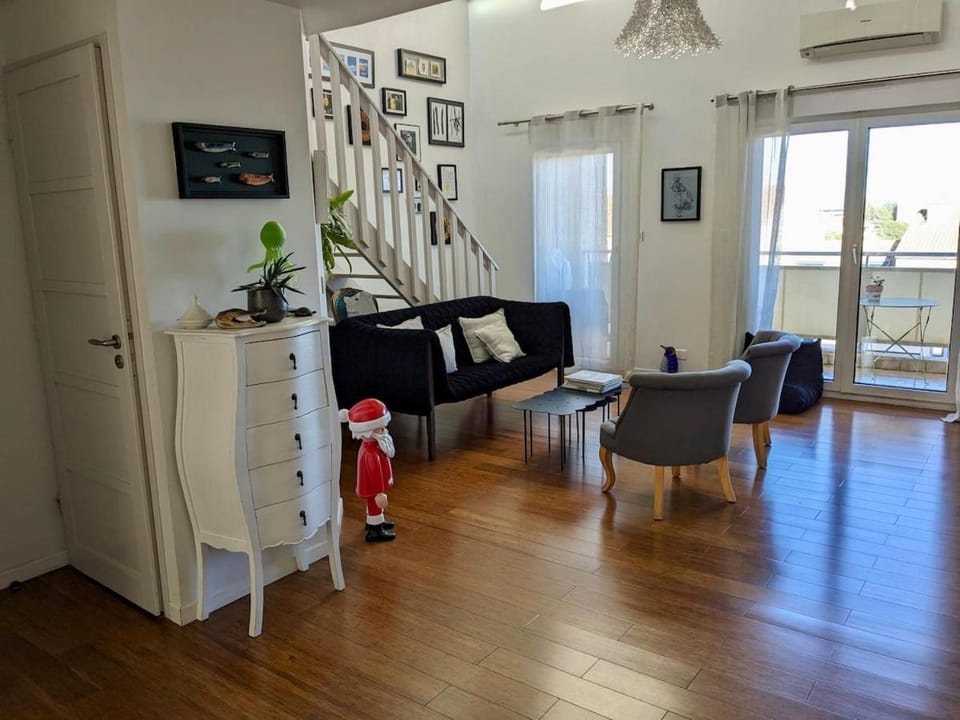 Living room, air conditioner