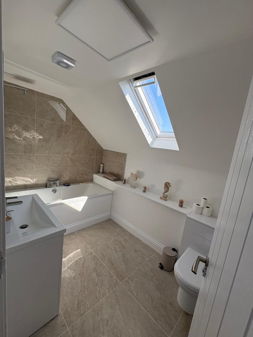 Modern 3-Bedroom, central Kirkcudbright Apartment in Kirkcudbright