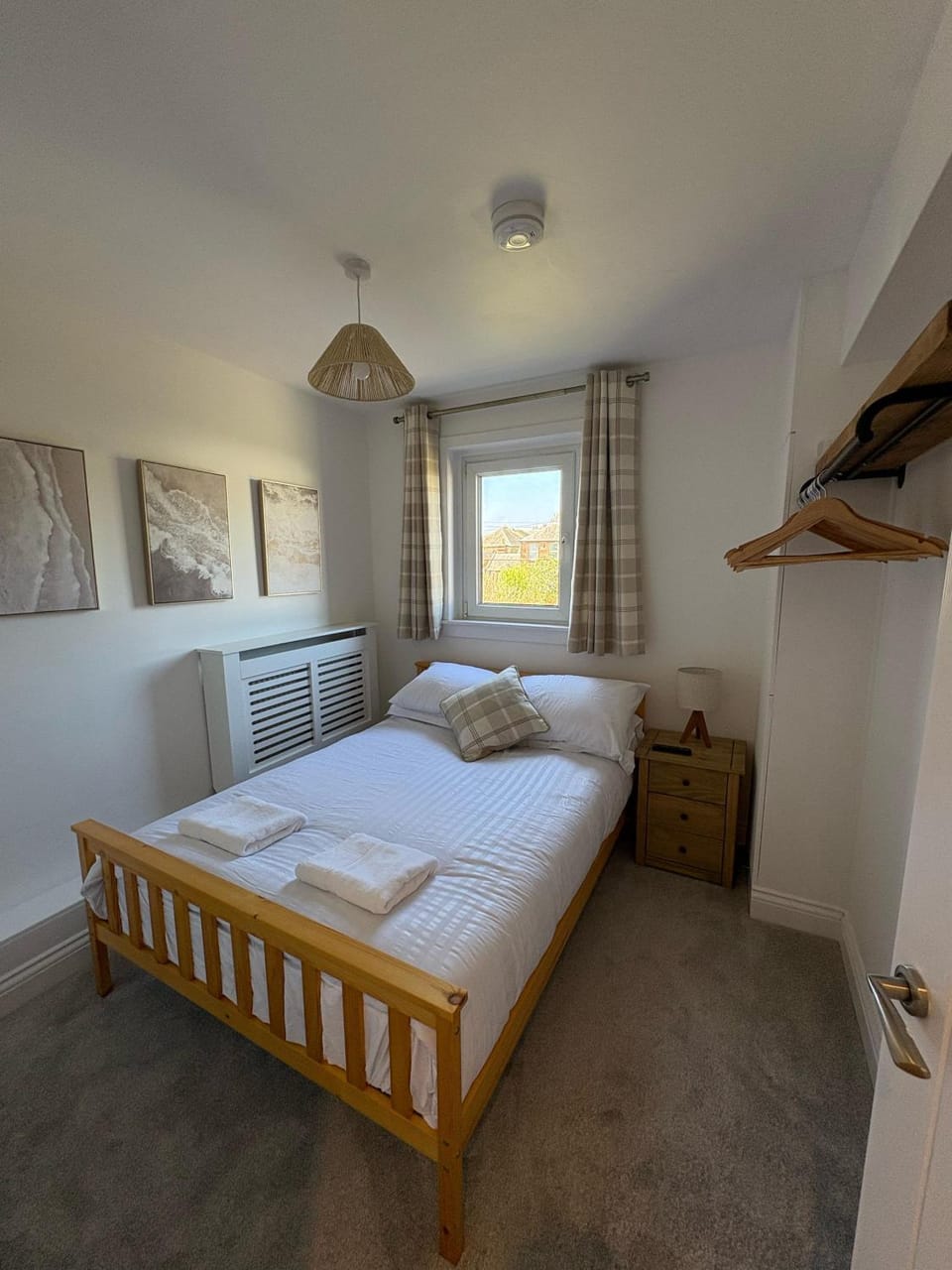 Modern 3-Bedroom, central Kirkcudbright Apartment in Kirkcudbright