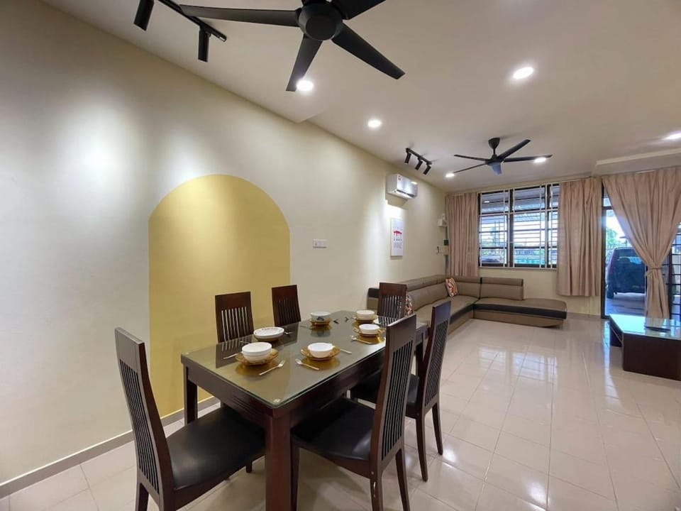 Vintage CoLiving 2Storey Haus House in Penang