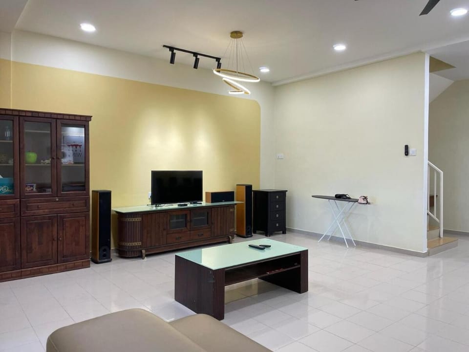 Vintage CoLiving 2Storey Haus House in Penang