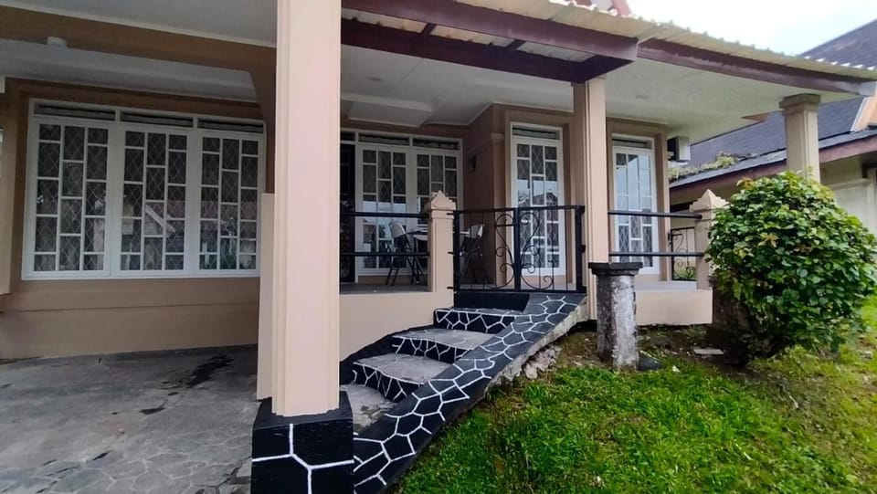 Villa Dalia Puncak M4-3 Villa in West Java