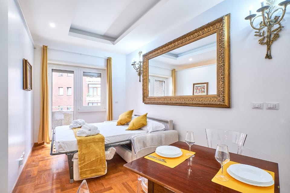 Bed, Living room, Photo of the whole room, Seating area