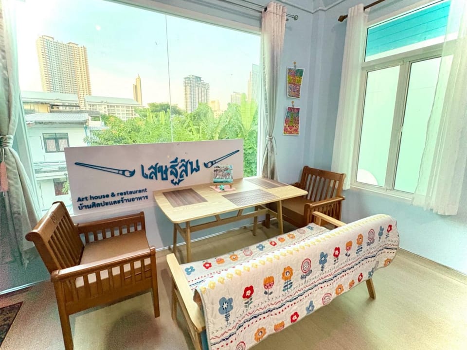 Balcony/Terrace, Living room, Seating area, Dining area