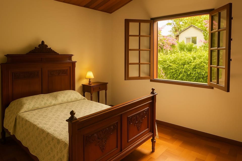 Bed, Photo of the whole room