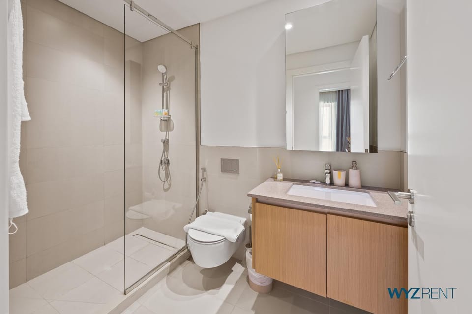 Shower, Toilet, Bathroom, towels