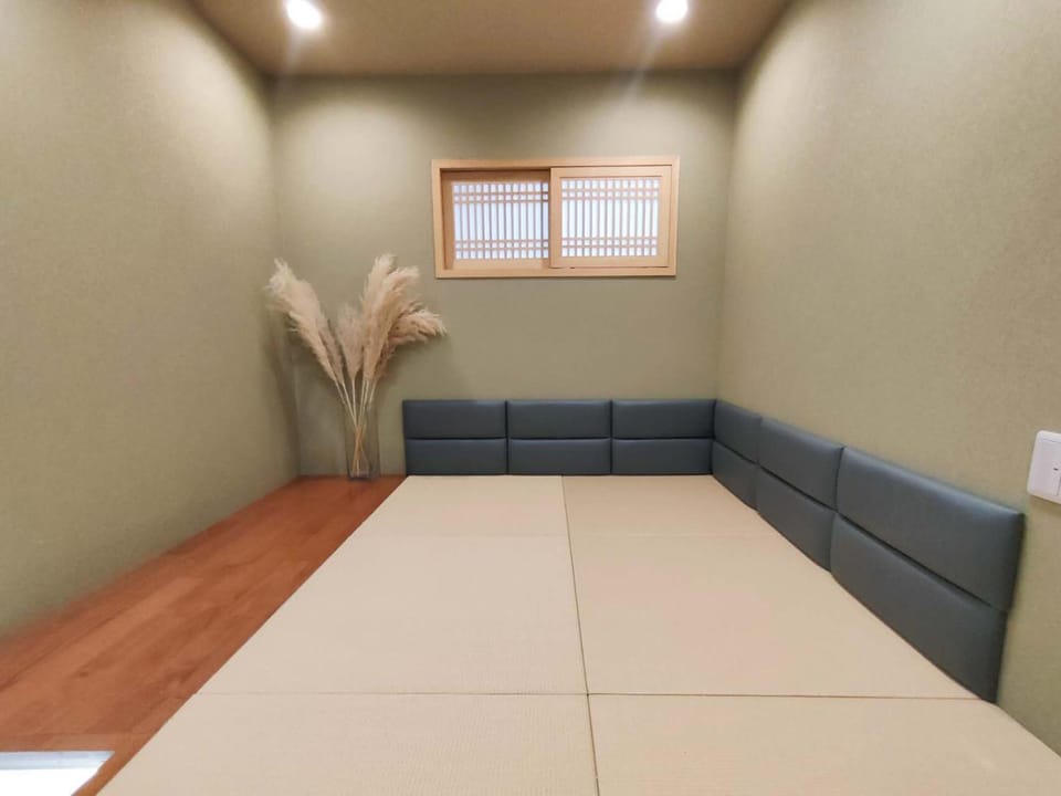 11全新装修 2室1厅1浴室1卫生间 设施齐全 最大3人 2 rooms 1dining room 2bathrooms 2toilets Max 3P 免费无线网络 Apartment in Japan