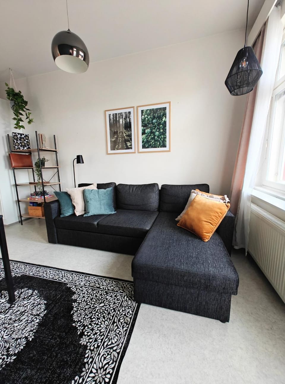 Bed, Living room, Photo of the whole room, Seating area