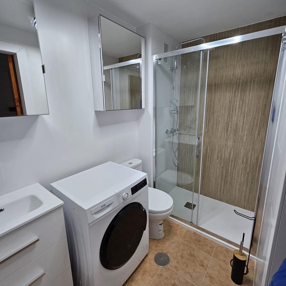 Shower, Bathroom, washing machine, dryer