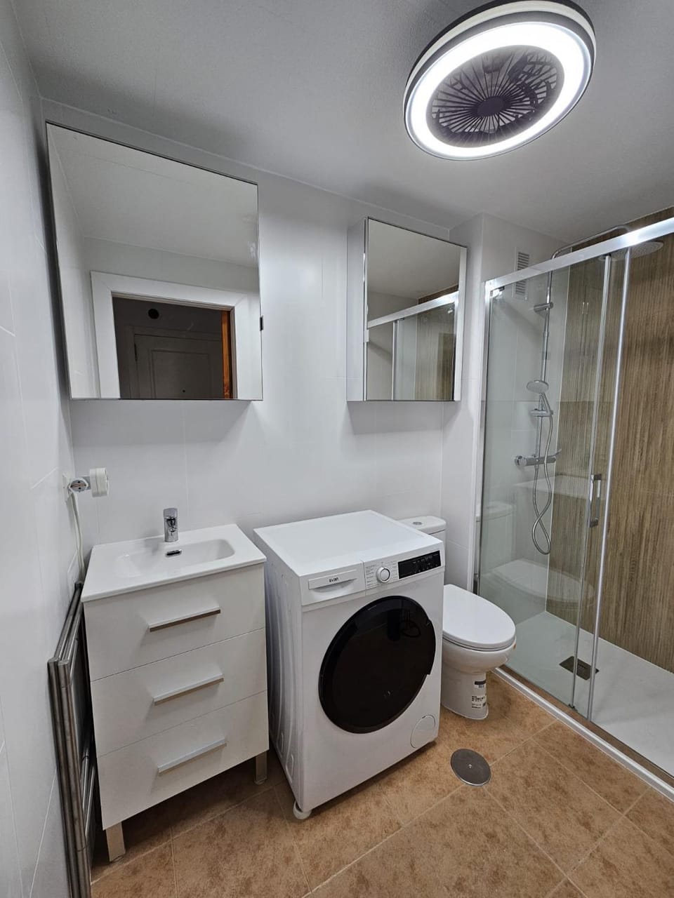 Shower, Toilet, Bathroom, washing machine, dryer