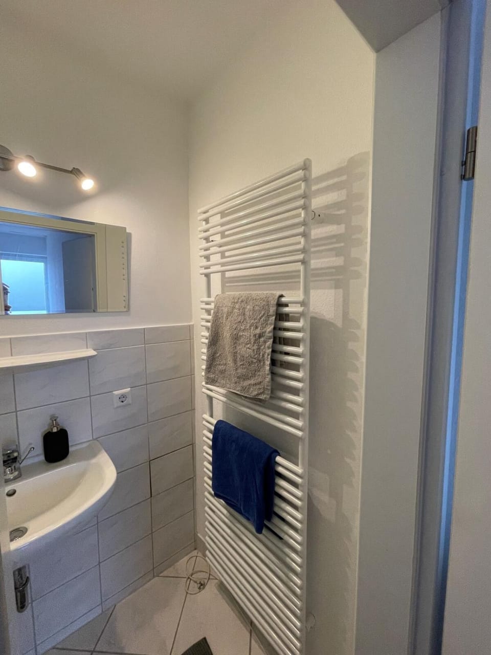 Bathroom, towels