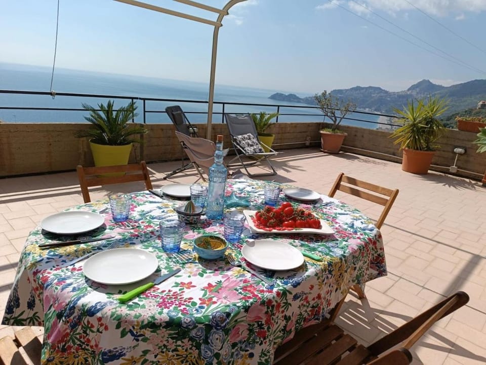 Sicily & Sun Letojanni Taormina House in Letojanni