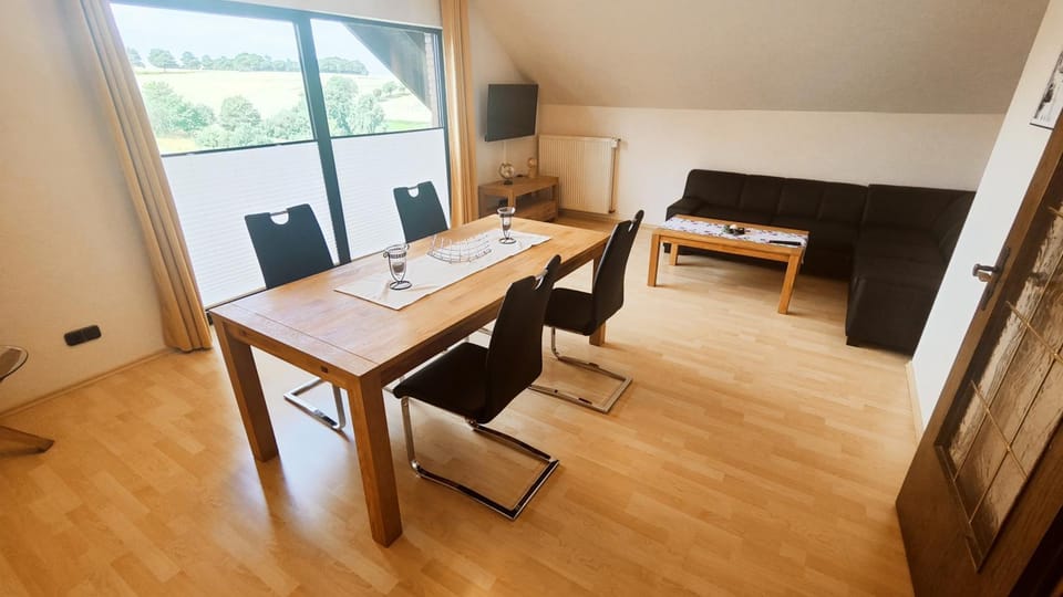 TV and multimedia, Living room, Dining area