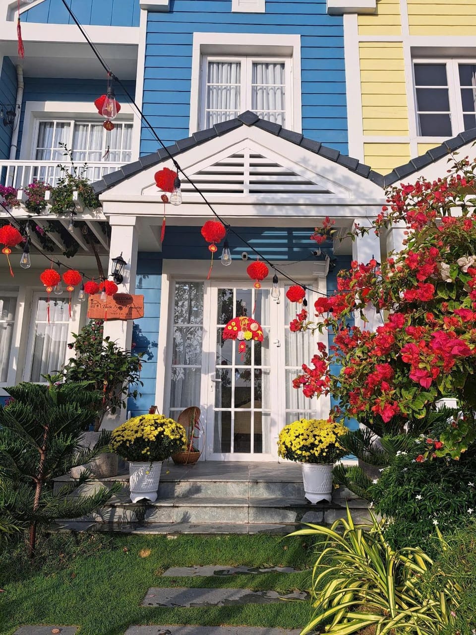 Facade/entrance