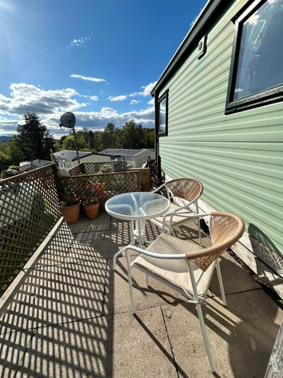 Grannys Vintage Coastal Caravan Campground/ 
RV Resort in England