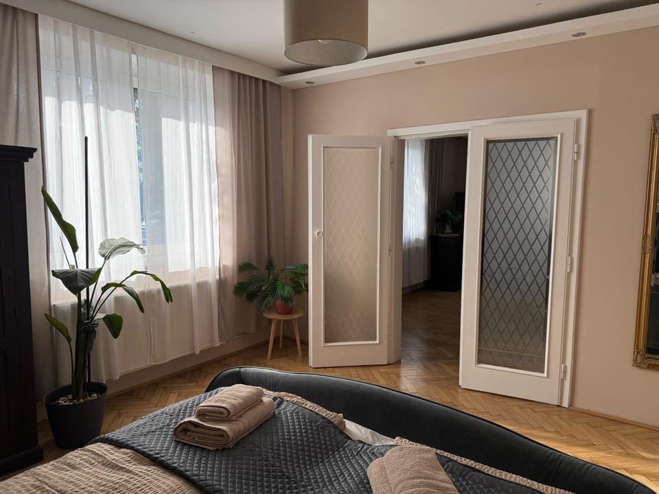 Bed, Photo of the whole room, Bedroom, wardrobe