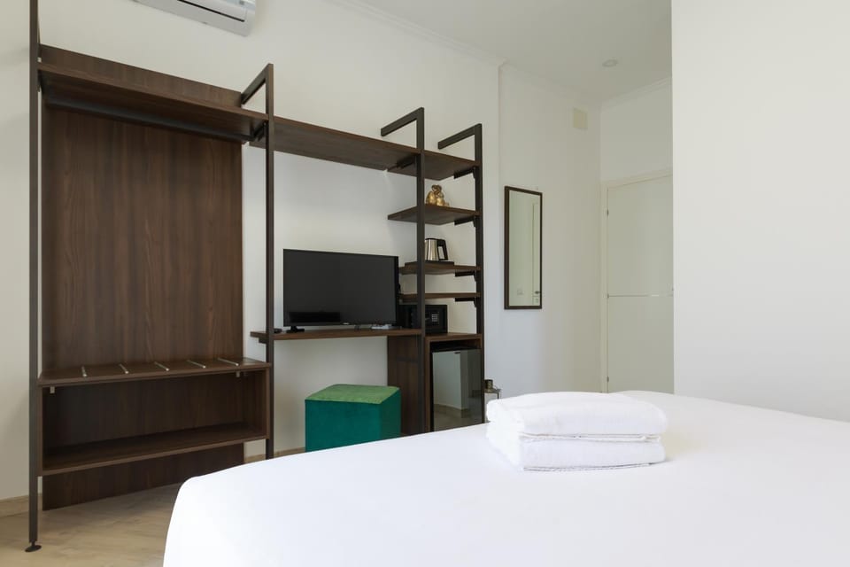 Bedroom, wardrobe