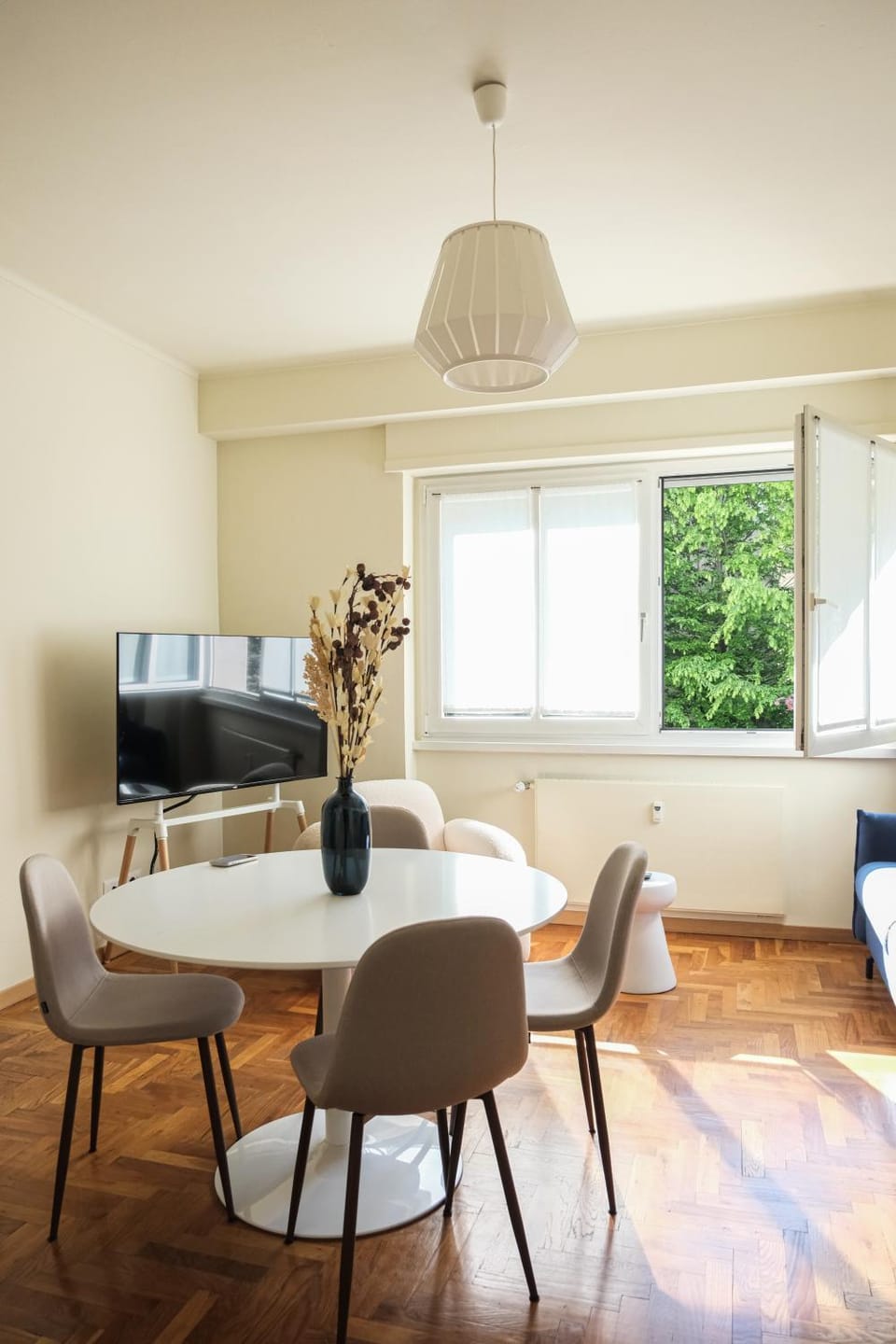 La Maison - 2 min walk to Bernina Express Apartment in Province of Brescia