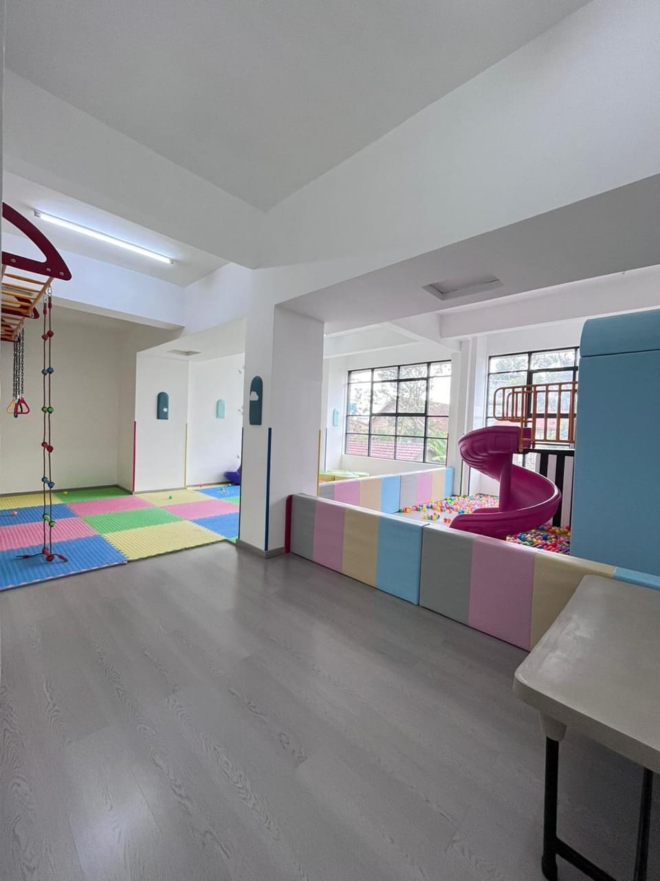spacious executive three bedroom apartments with breathtaking city views swimming pool well equipped gym children playground and ample parking space Apartment in Nairobi County