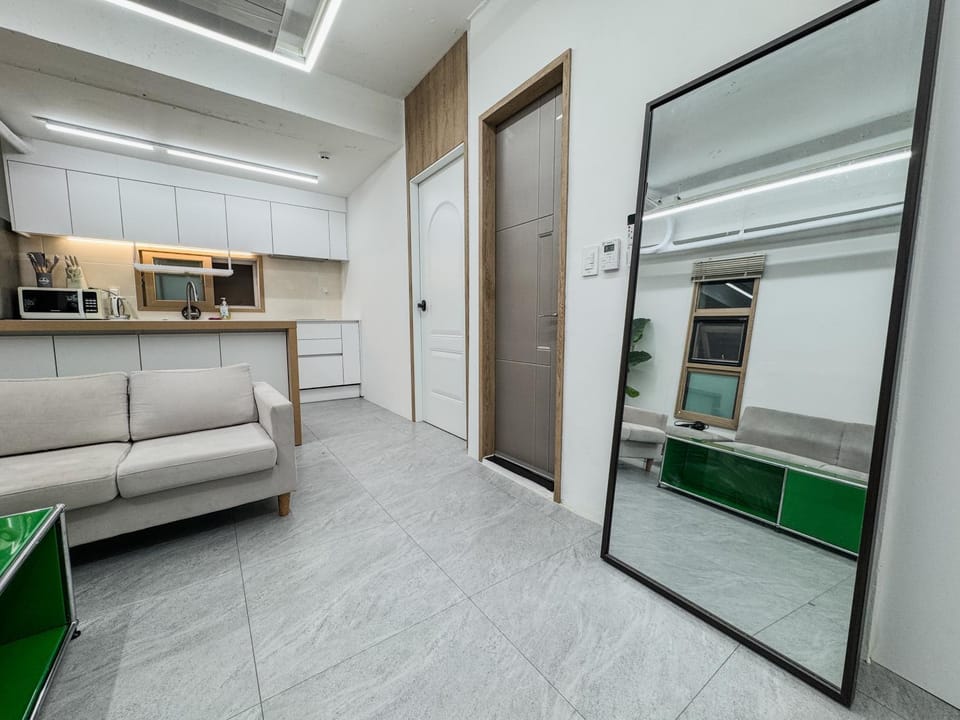 201, Atelier Seongsu Riverside Loft Cherry Blossom Road Han River airport bus Apartment in Seoul