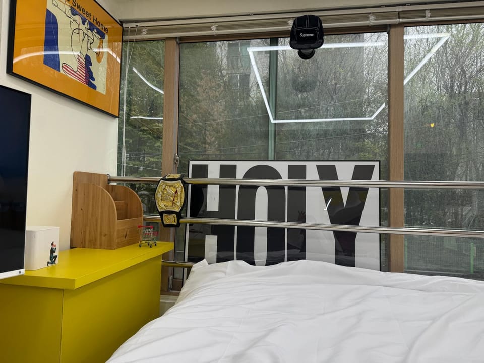 Bed, Photo of the whole room