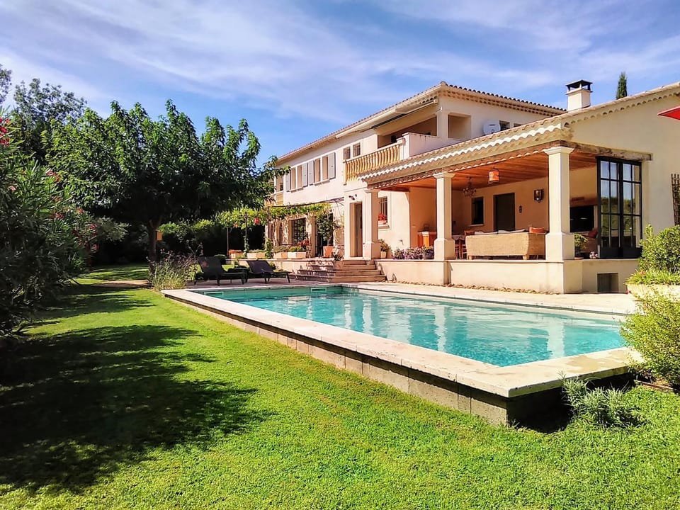 Property building, Garden, Swimming pool