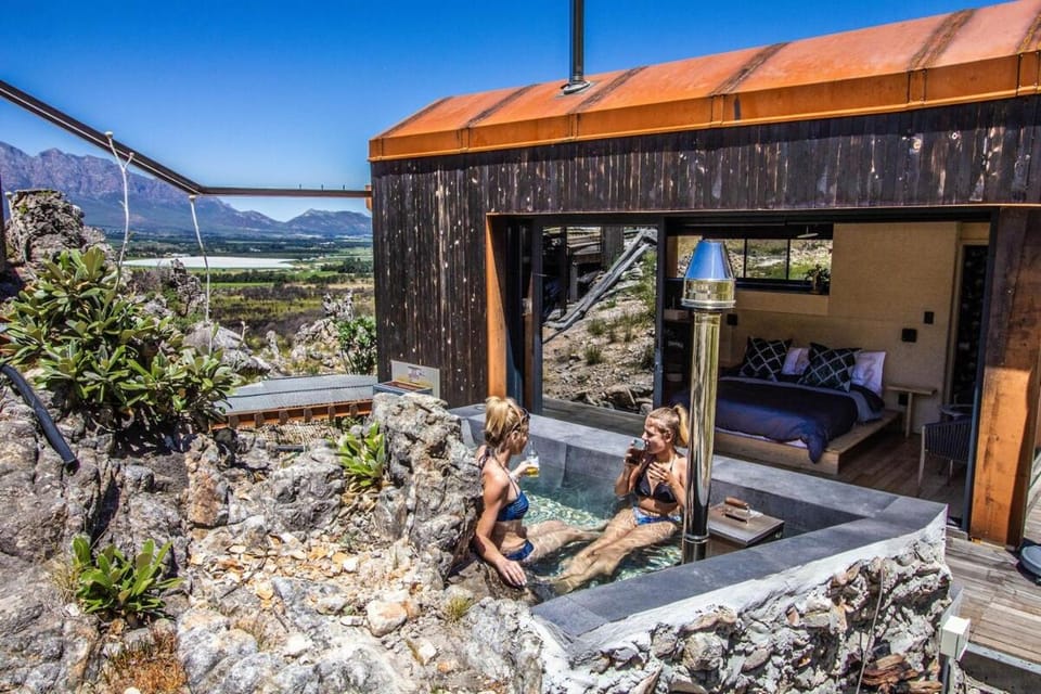 Day, Natural landscape, Hot Tub, Balcony/Terrace, Garden view, Mountain view, Swimming pool, group of guests