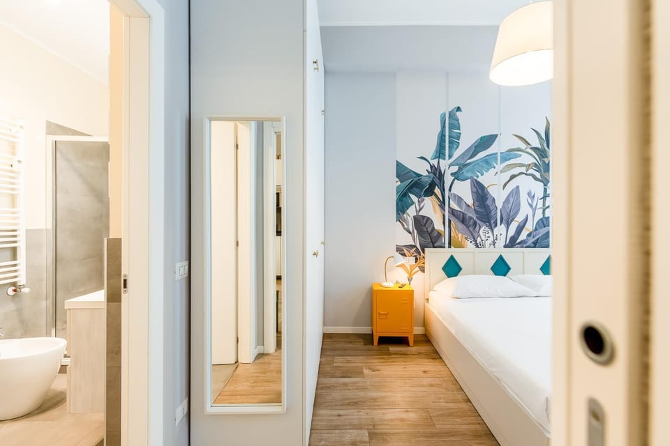 Toilet, Bed, Bathroom, Photo of the whole room, Bedroom, towels