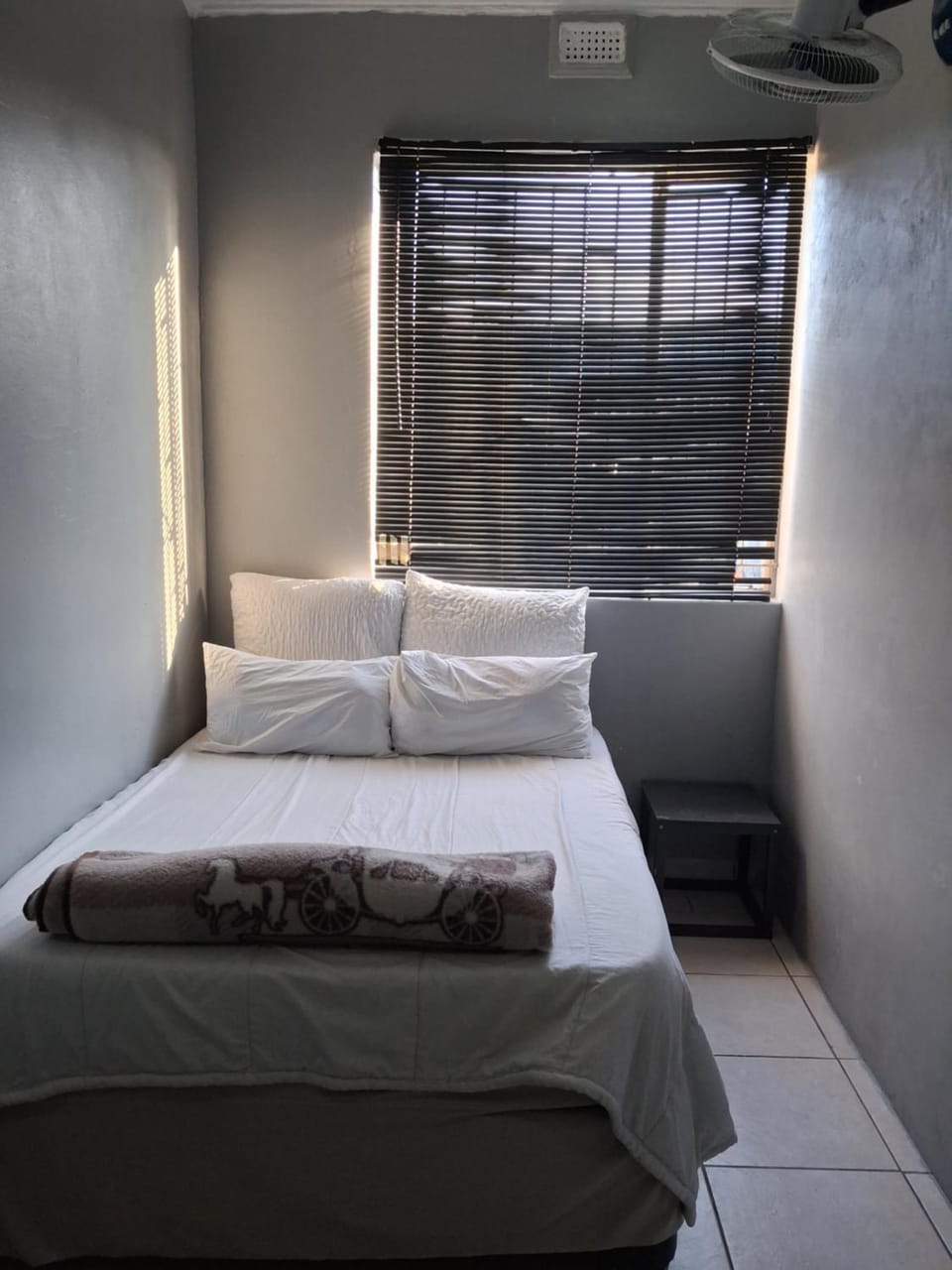 M J GuestHouse Bed and Breakfast in Gauteng