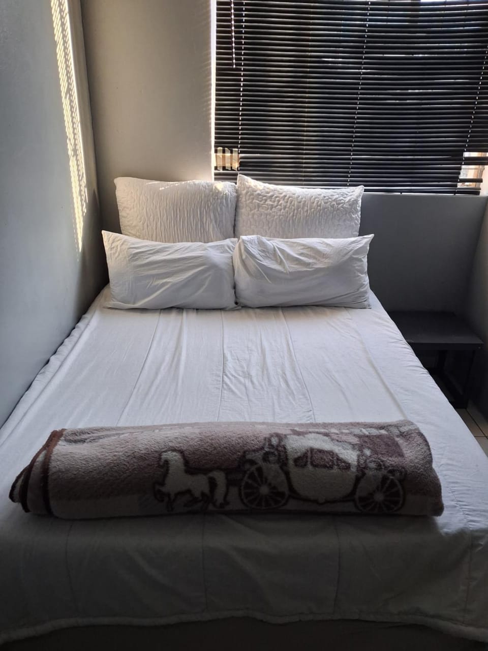 M J GuestHouse Bed and Breakfast in Gauteng