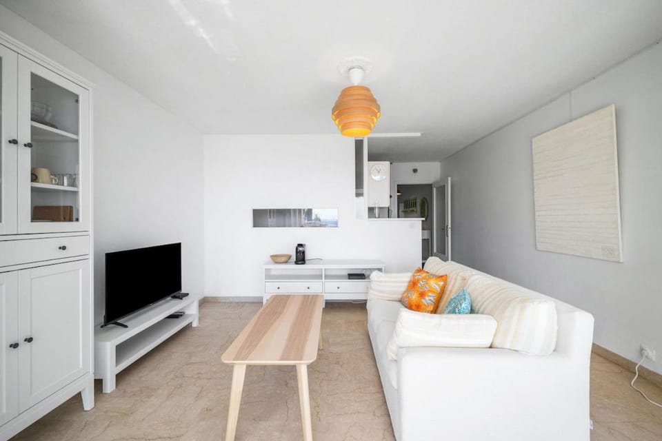 L'HORIZON Vue Mer Grande terrasse Parking Privé Wifi Apartment in Menton