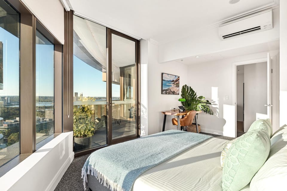 Bed, View (from property/room), Balcony/Terrace, Living room, Photo of the whole room, Seating area, Bedroom, air conditioner