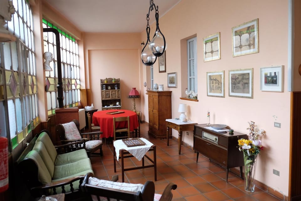 Communal lounge/ TV room, Living room