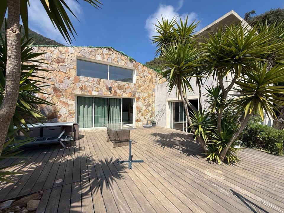PRAMOUSQUIER VILLA LOFT DE CHARME 2 PISCINES interieure et exterieure Villa in Rayol-Canadel-sur-Mer