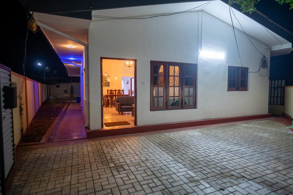 Carmel Crown Villa Bed and Breakfast in Central Province