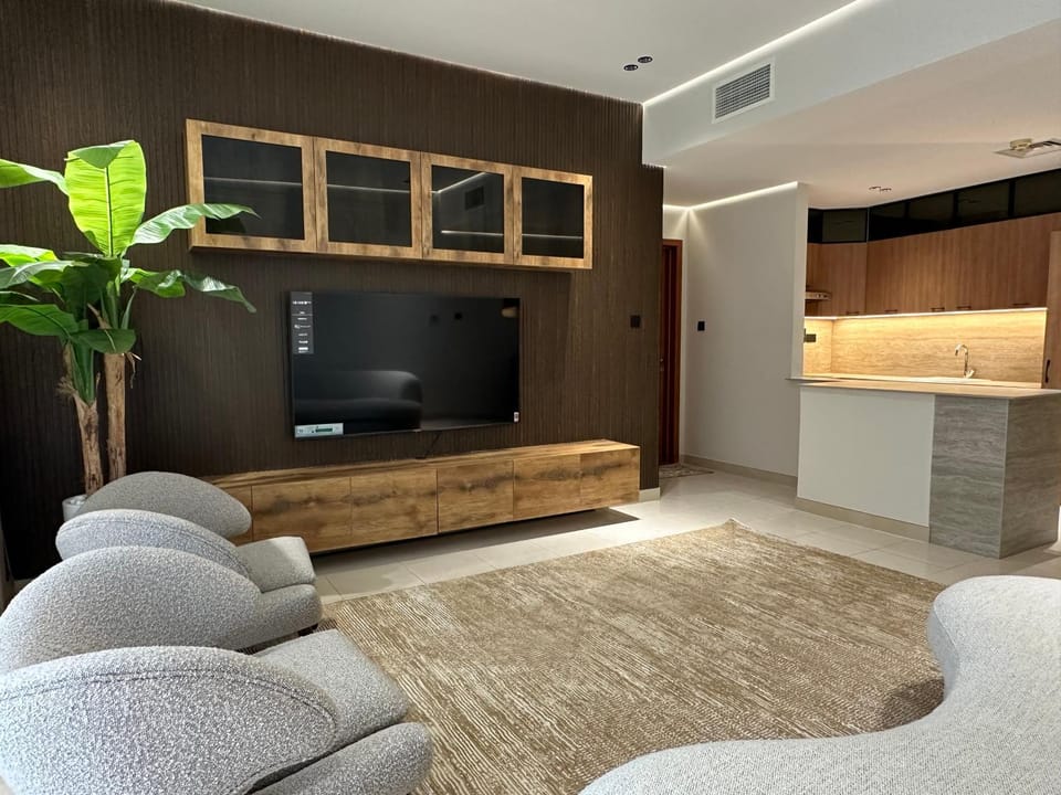 Spacious Modern Apartment Dubai Silicon Arch Apartment in Dubai