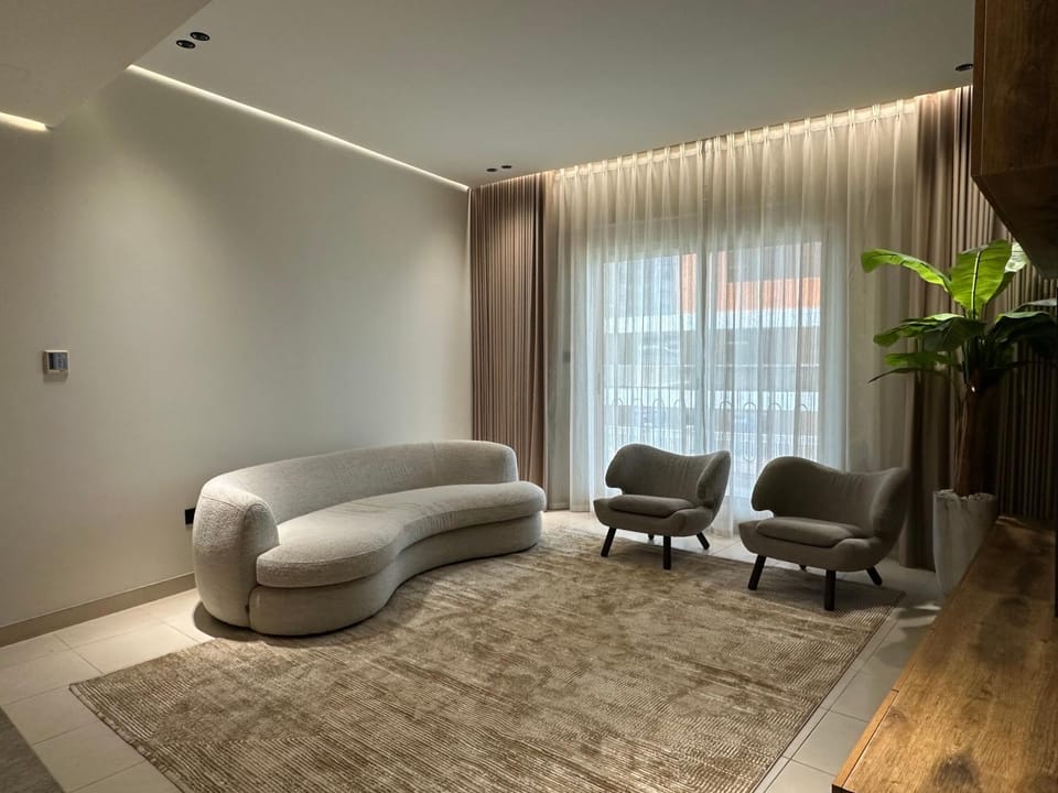 Spacious Modern Apartment Dubai Silicon Arch Apartment in Dubai