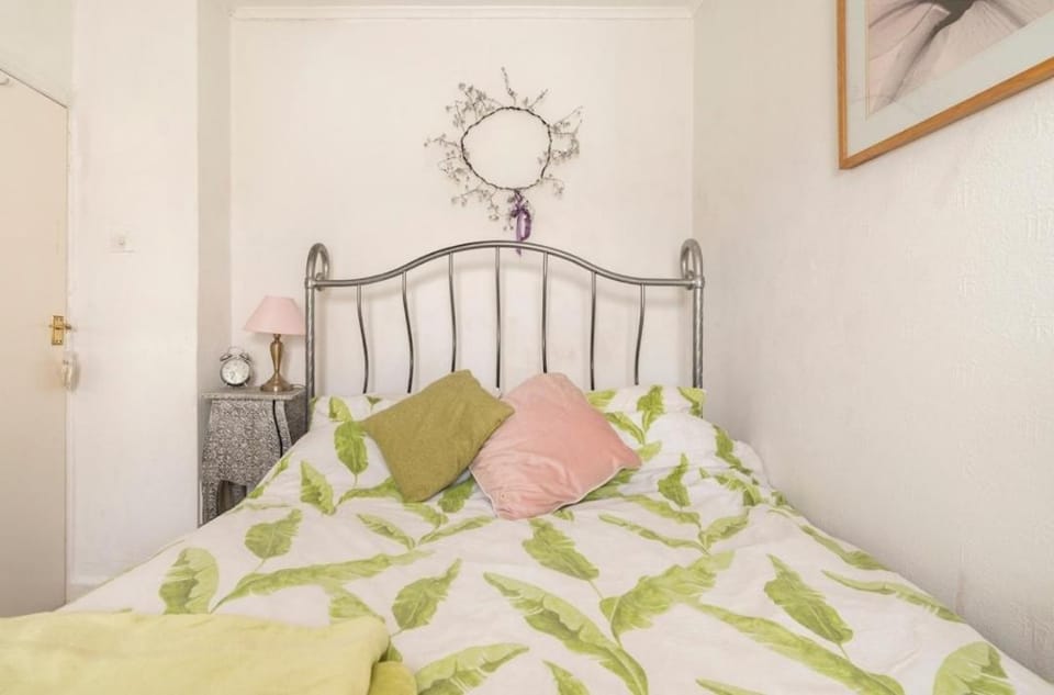Bedroom, Internal: Not applicable to any particular room