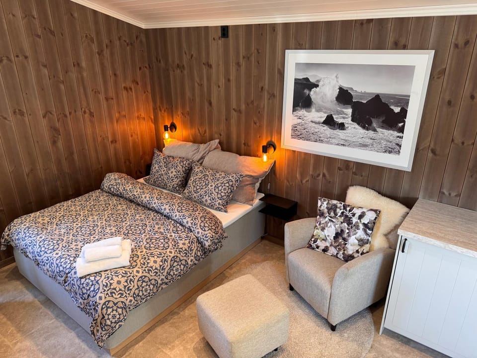 Fjord Cabin with Panoramic View & Private Balcony Cabin in Vestland