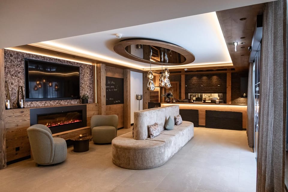 Wellnesshüttendorf Wiese Chalet in Tyrol