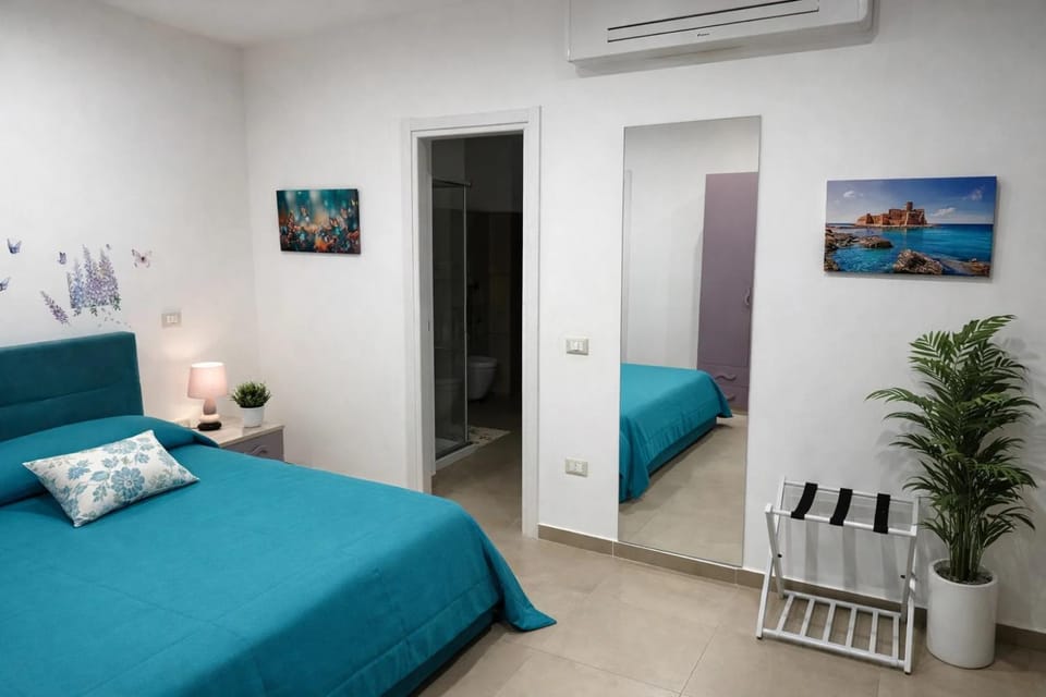 Bed, Photo of the whole room, Bedroom, air conditioner
