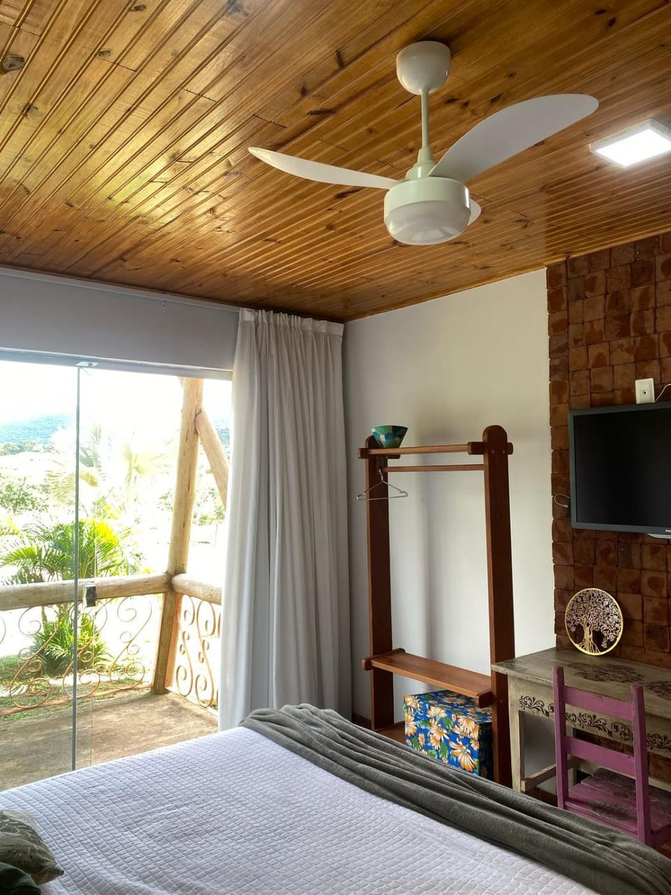 TV and multimedia, Photo of the whole room