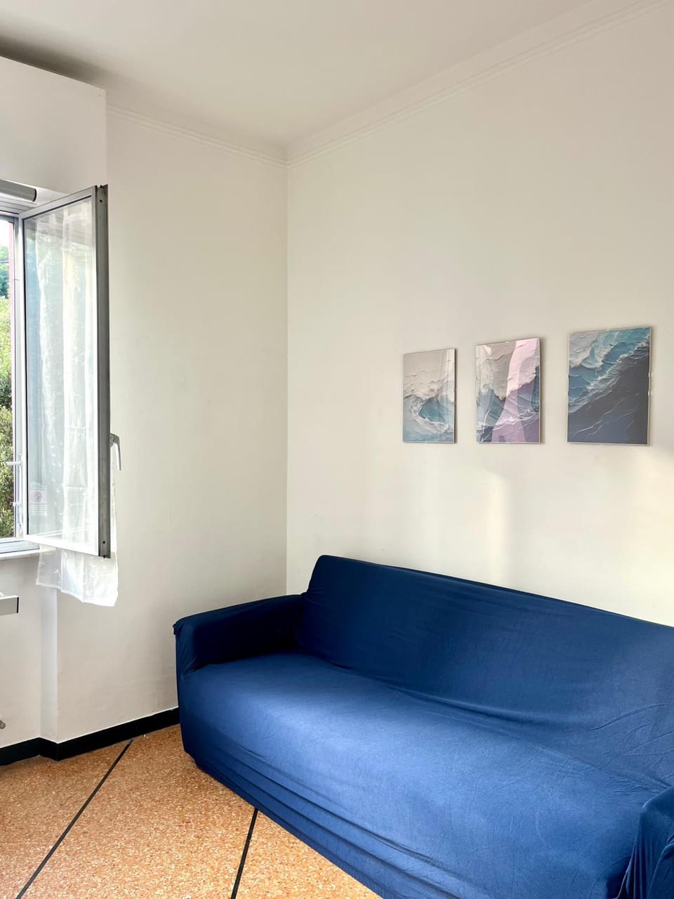 Communal lounge/ TV room